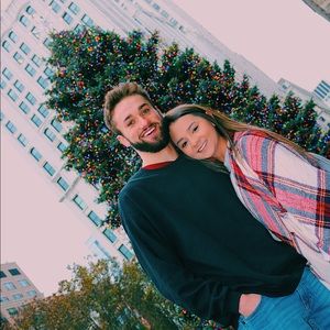 Meet your Posher, Devin